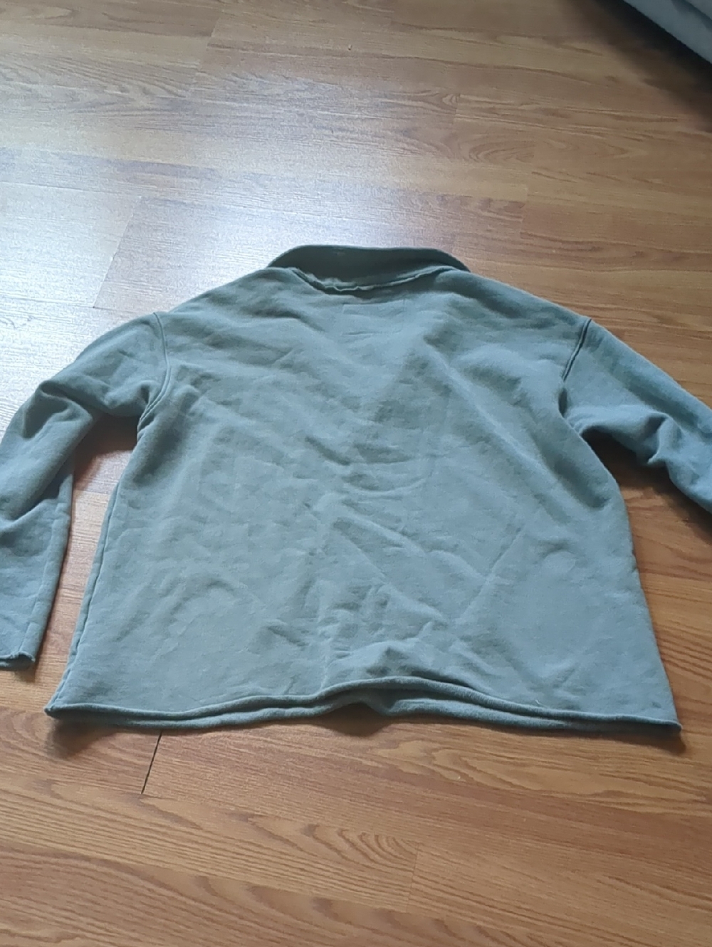 Frank & Eileen Patrick Popover V Neck Sweatshirt - Picture 9 of 13